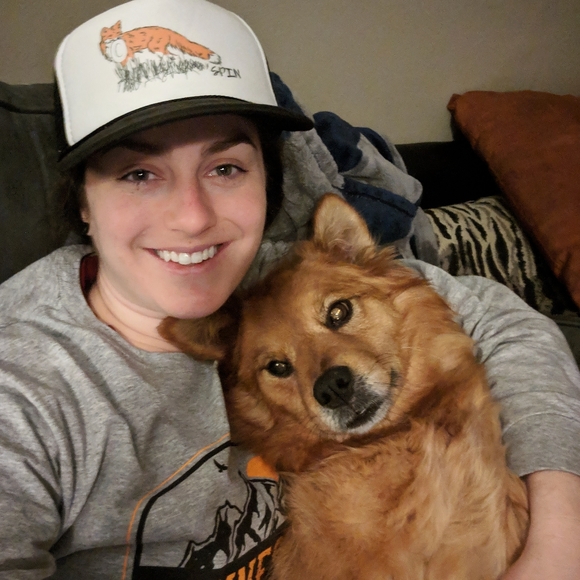 Meet your Posher, Cait - Picture 3 of 4